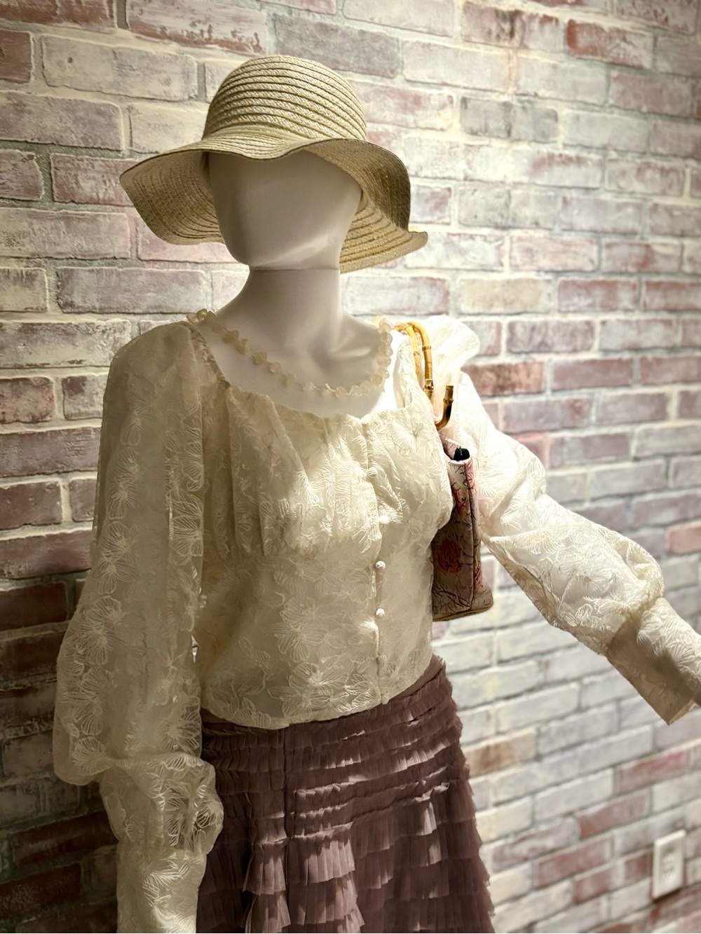 Versona Cream Lace Puff-Sleeve Blouse